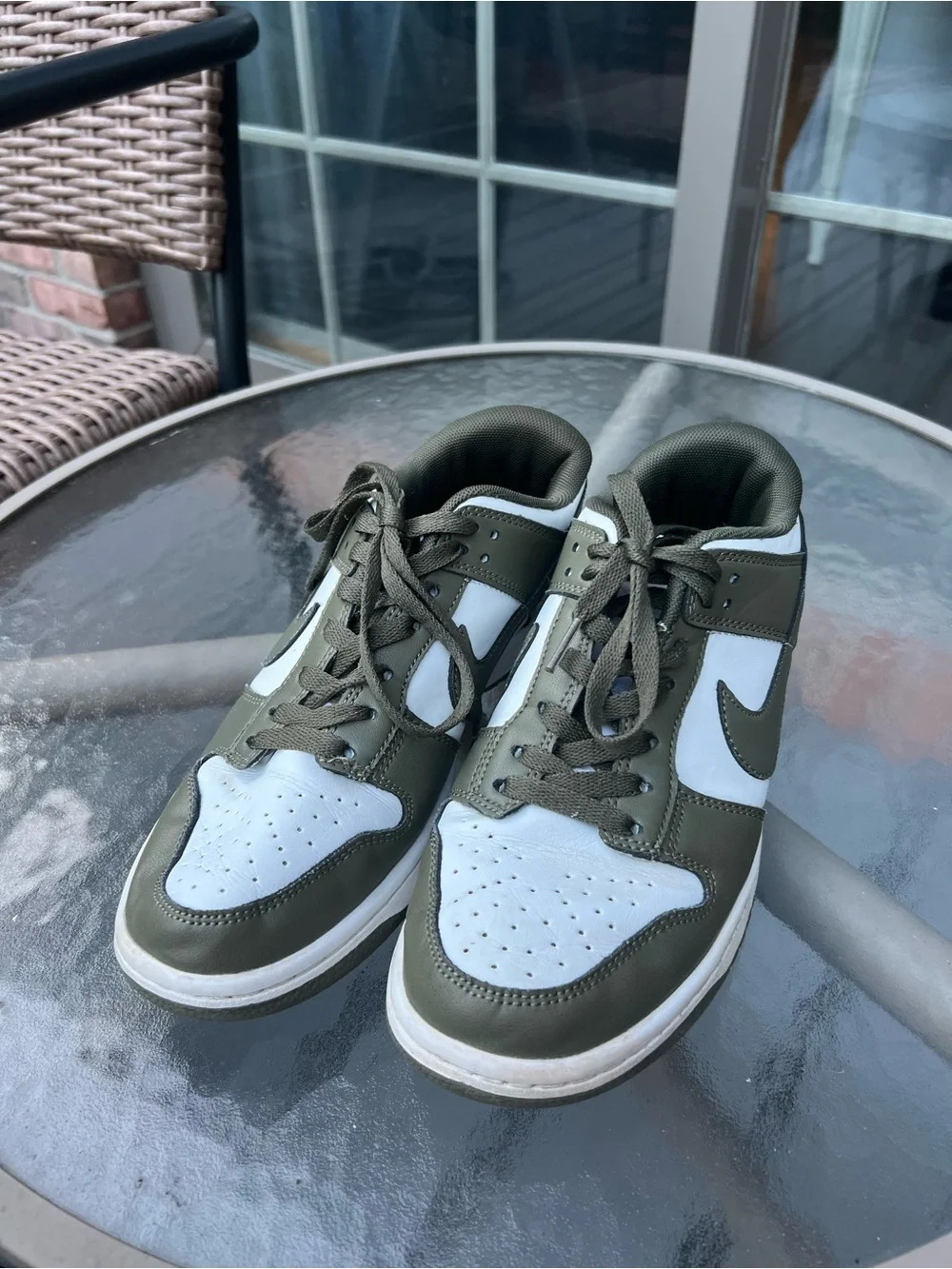 Nike Men’s Low-Top Sneakers - Olive/White